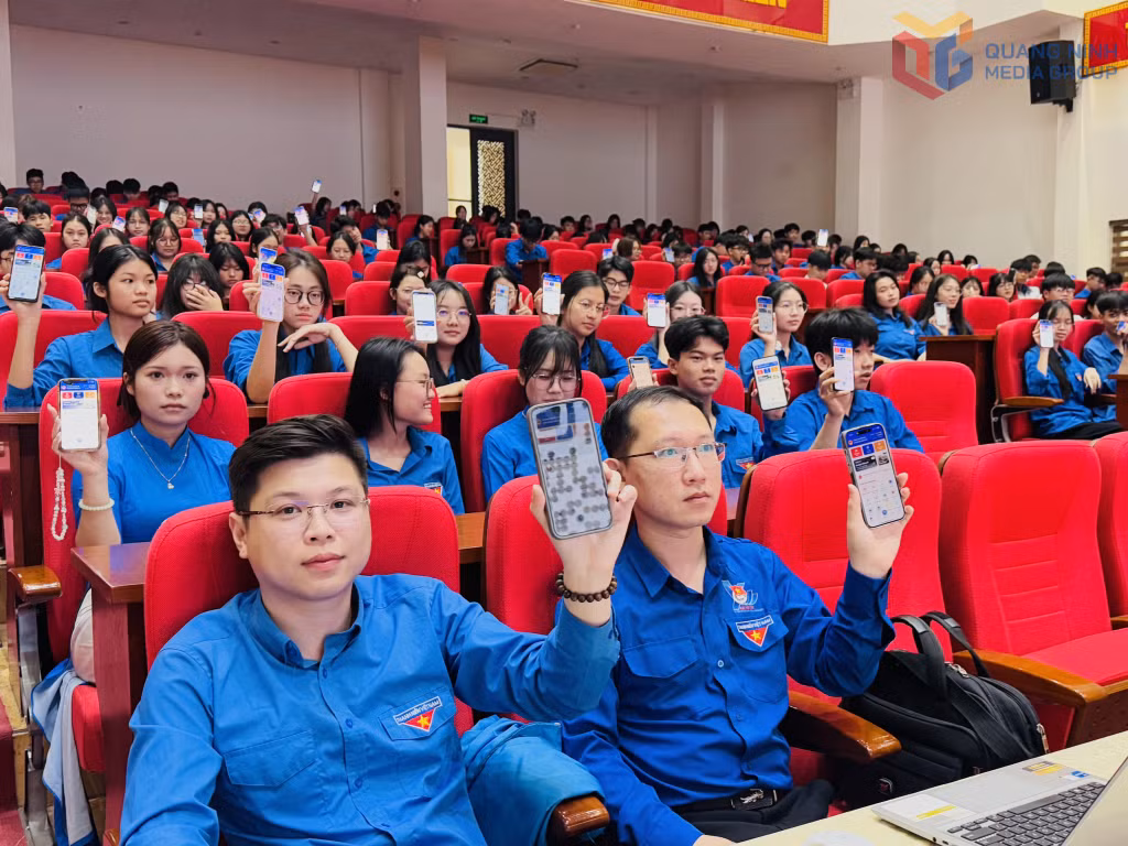 Việc đẩy mạnh chuyển đổi số trong hệ thống mặt trận là một trong 7 chương trình hành động được MTTQ tỉnh Quảng Ninh tập trung thực hiện, nhằm cụ thể hóa Nghị quyết Đại hội đại biểu toàn quốc MTTQ Việt Nam lần thứ XI.