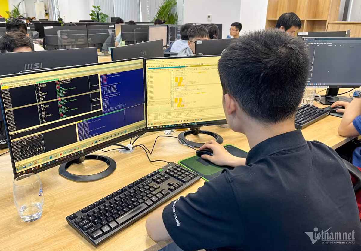 Cục An toàn thông tin khuyến nghị các đơn vị rà soát, xác định máy tính sử dụng hệ điều hành Windows có khả năng bị ảnh hưởng bởi 14 lỗ hổng ảnh hưởng mức cao và nghiêm trọng. (Ảnh minh họa: Văn Ngọc)
