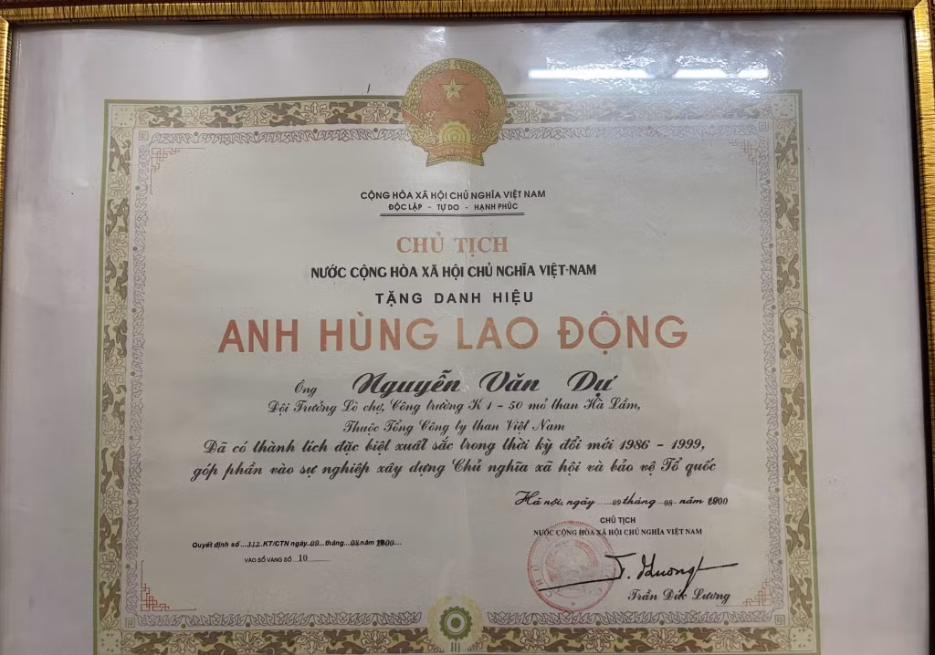 Năm 2000 ông Nguyễn Văn Dự được Nhà nước phong tặng danh hiệu Anh hùng Lao động thời kỳ đổi mới 1986-1999.