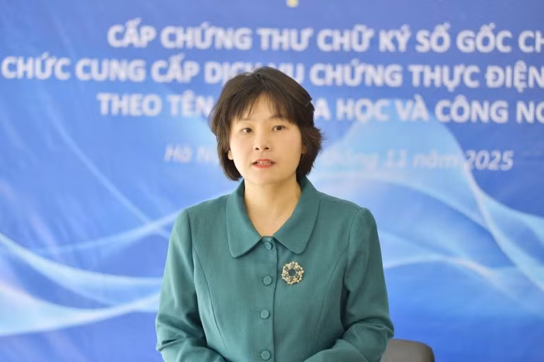 Đại diện lãnh đạo Trung tâm Chứng thực điện tử quốc gia tại Lễ tạo khóa cấp chứng thư chữ ký số gốc.