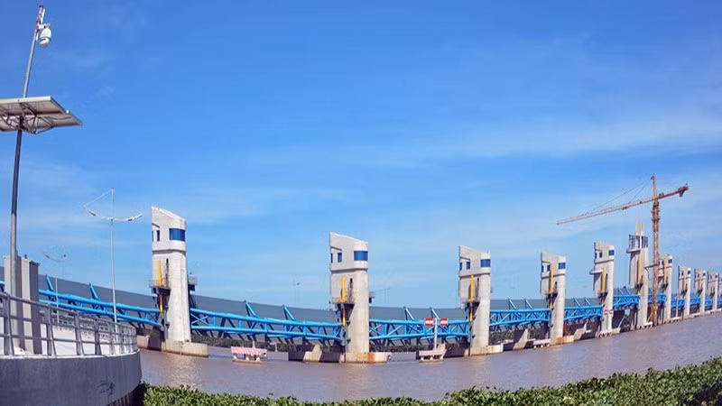Cống Cái Lớn, một trong những hạng mục chính của Hệ thống thủy lợi Cái Lớn-Cái Bé. (Ảnh: QUỐC TRINH)