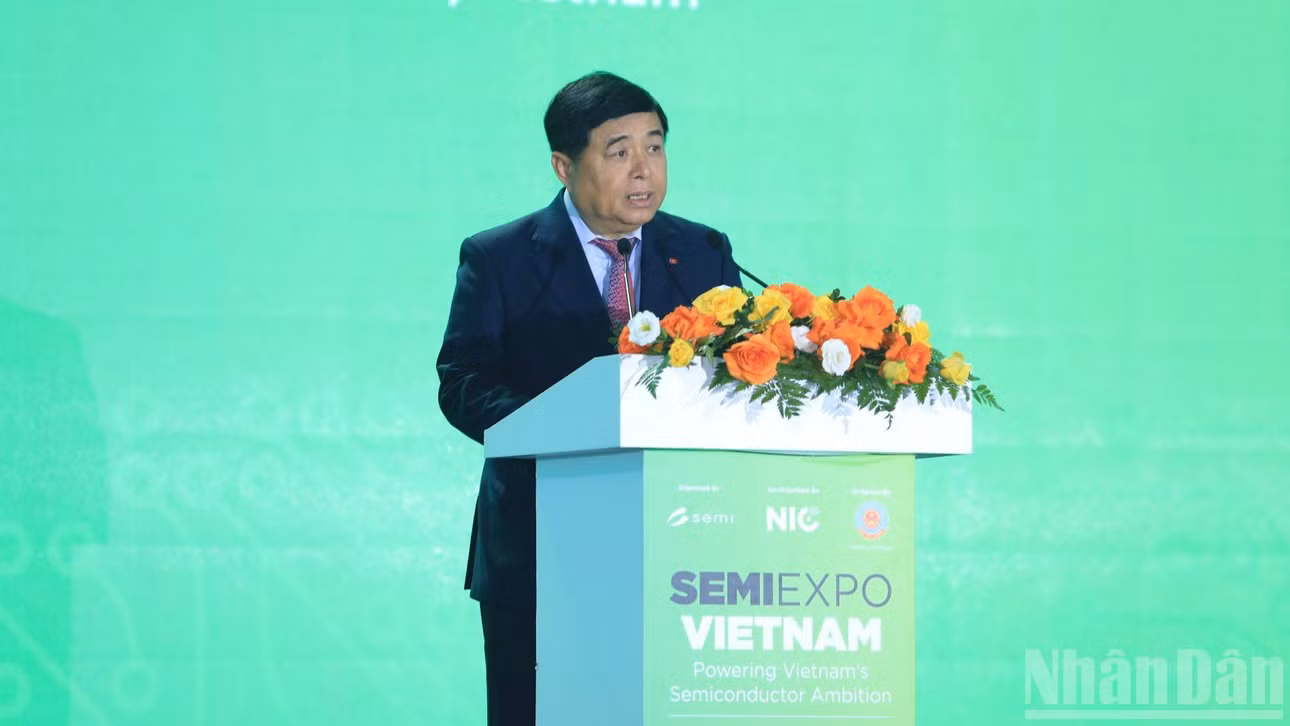 Phó Thủ tướng Chính phủ Nguyễn Chí Dũng.