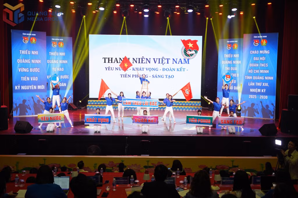 Tiết mục của Đội thi phường An Sinh.