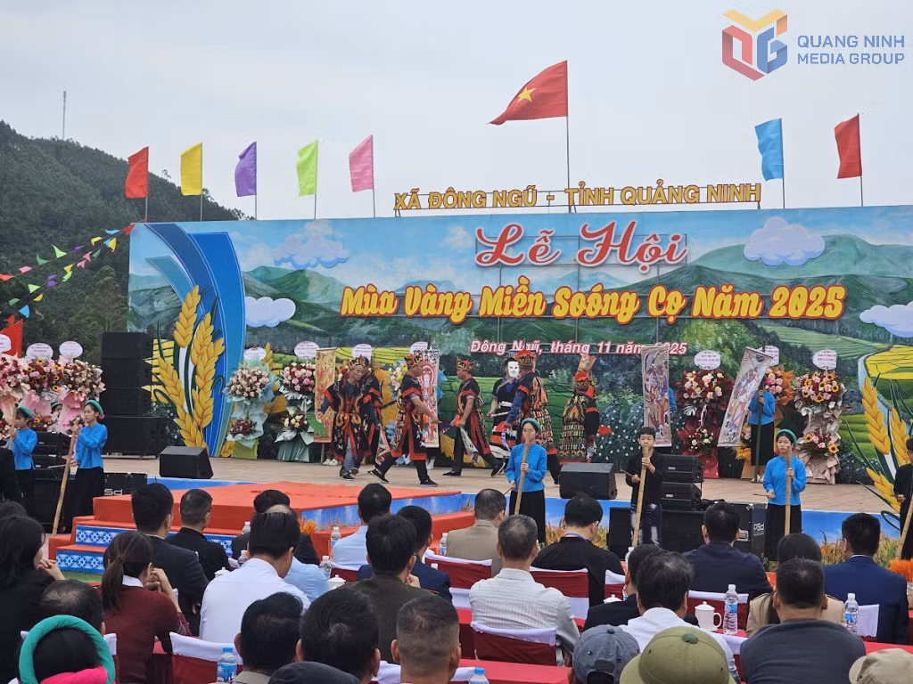 Quảng Ninh có kho di sản văn hoá phong phú, đa dạng có thể khai thác cho du lịch. Trong ảnh: Trình diễn lễ hội Cầu mùa tại Ngày hội Văn hoá- thể thao xã Đông Ngũ năm 2025.