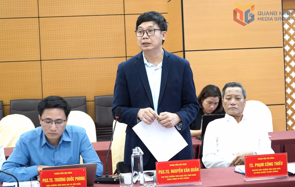 Chuyên gia về khoa học và công nghệ tham gia ý kiến tại hội thảo.
