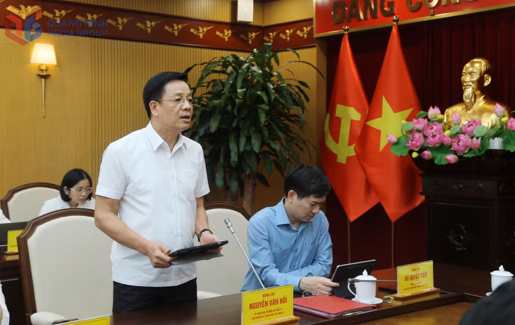 Đồng chí Nguyễn Văn Hồi, Chủ nhiệm Ủy ban Kiểm tra Tỉnh ủy, phát biểu tại hội nghị.