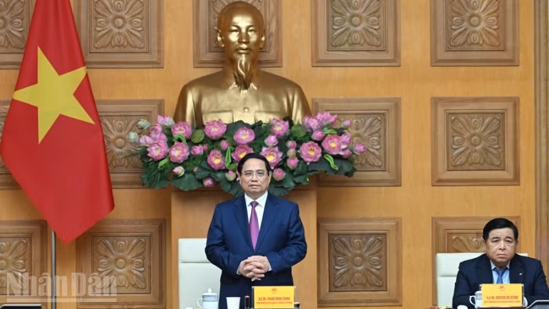 Thủ tướng Chính phủ Phạm Minh Chính chủ trì cuộc làm việc với các doanh nghiệp bán dẫn thuộc Hiệp hội Bán dẫn toàn cầu (SEMI). (Ảnh: TRẦN HẢI)