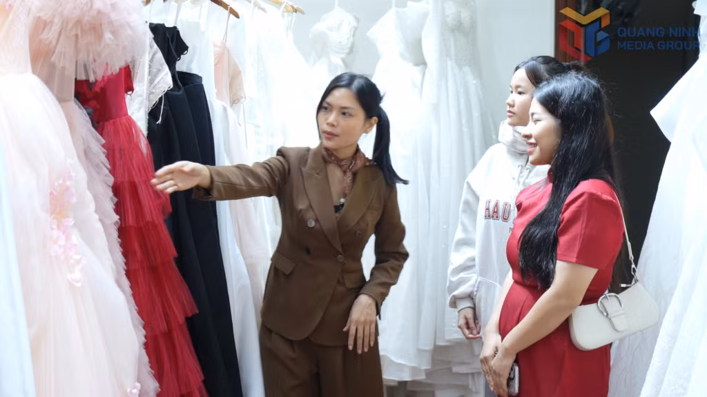 thương hiệu Mo Tay Makeup Academy - nhà tài trợ đồng hành cùng cuộc thi,
