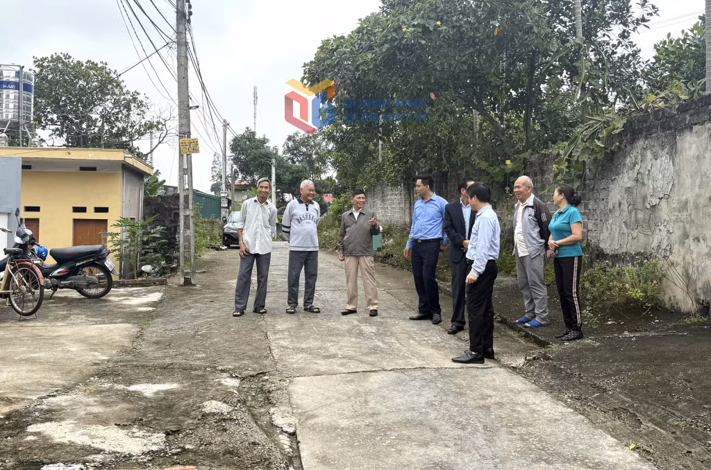 Tổ đại biểu số 6 của HĐND tỉnh giám sát, khảo sát ý kiến kiến nghị cử tri tại phường Uông Bí.