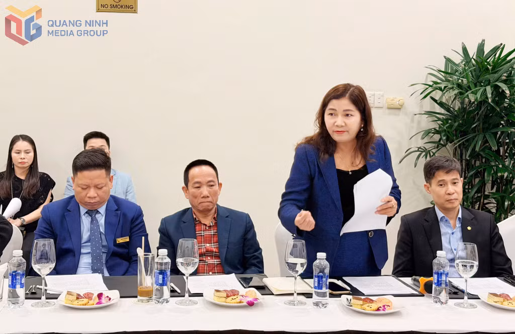 Đại diện Hiệp hội du lịch tỉnh phát biểu tại buổi khảo sát.