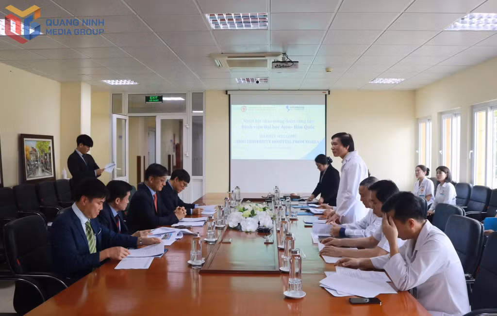 Bệnh viện Việt Nam – Thụy Điển Uông Bí tiếp đón và làm việc với đoàn Bệnh viện Đại học Ajou (Hàn Quốc).