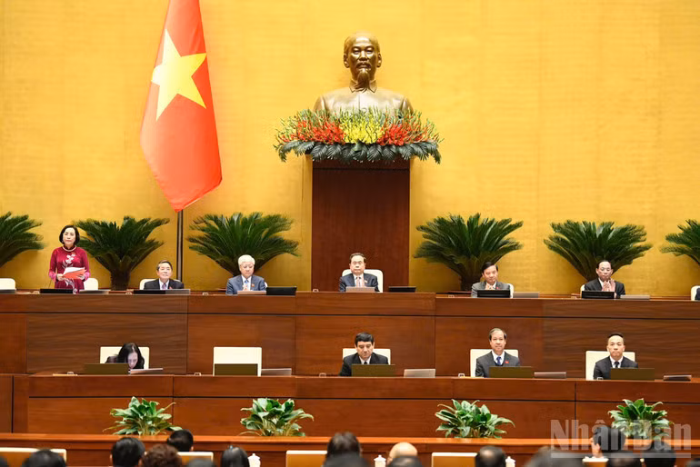 Quang cảnh phiên họp sáng 20/11. (Ảnh: DUY LINH)
