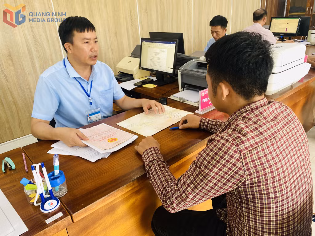 Hạ tầng số đáp ứng nhu cầu cho cán bộ và người dân xã Điền Xá giao dịch TTHC một cách thuận lợi.