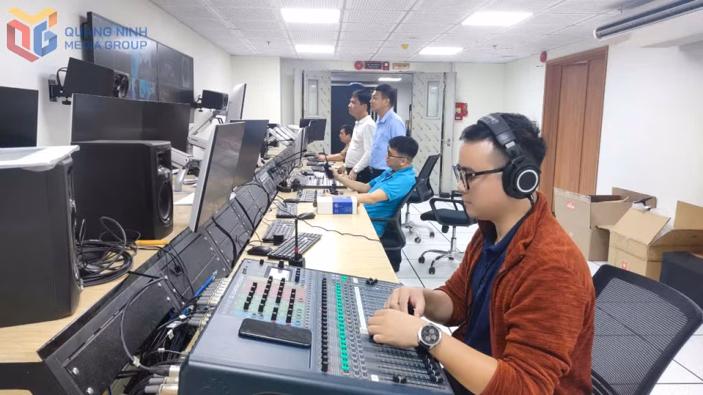 Các điều kiện về kỹ thuật ghi hình, âm thanh, ánh sáng đều đã sẵn sàng.
