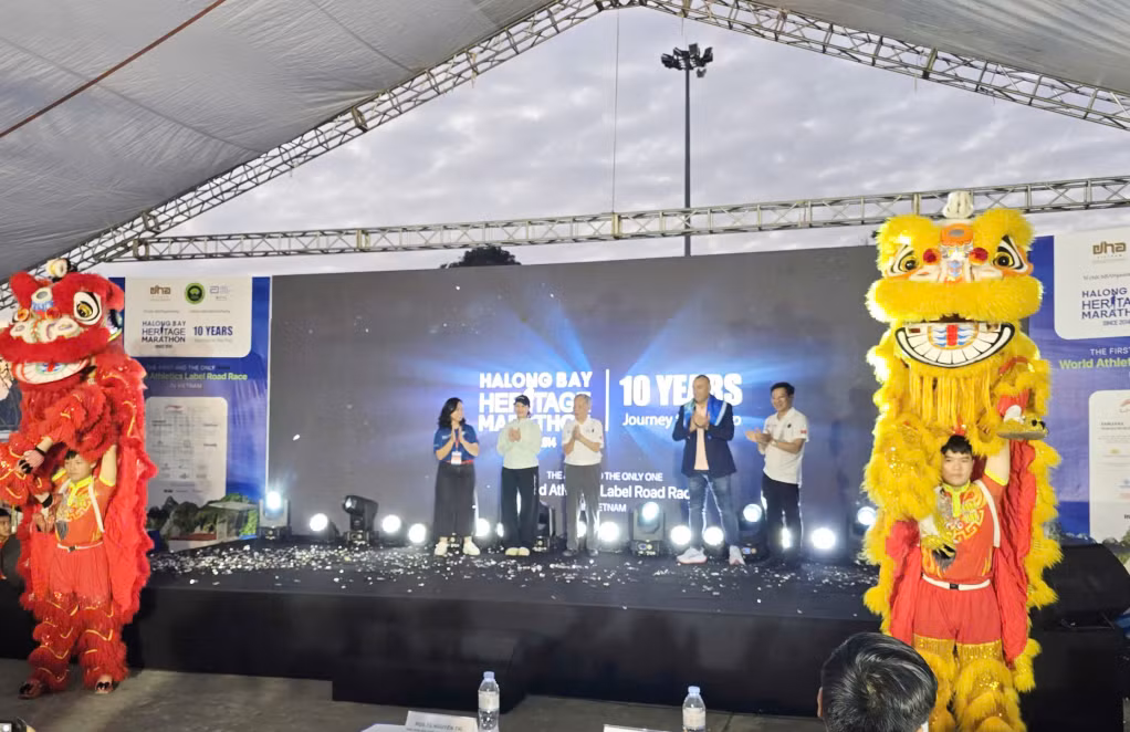 Quang cảnh lễ khai mạc.
