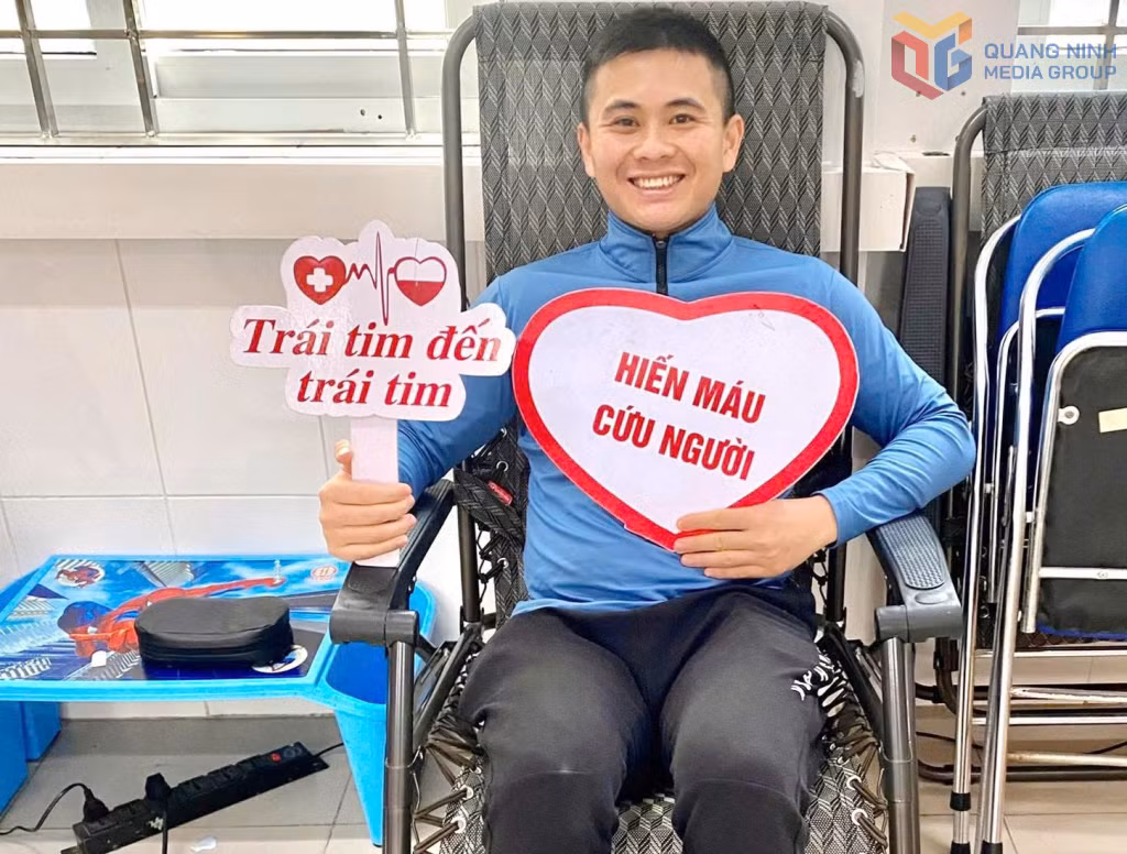 Anh Hà Văn Biển tình nguyện viện CLB Ngân hàng máu sống 24h tham gia hiến máu tại Bệnh viện Bãi Cháy tháng 2/2025.