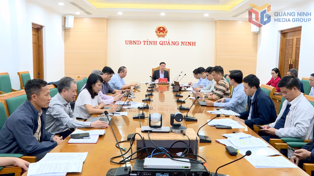 Quang cảnh cuộc họp.