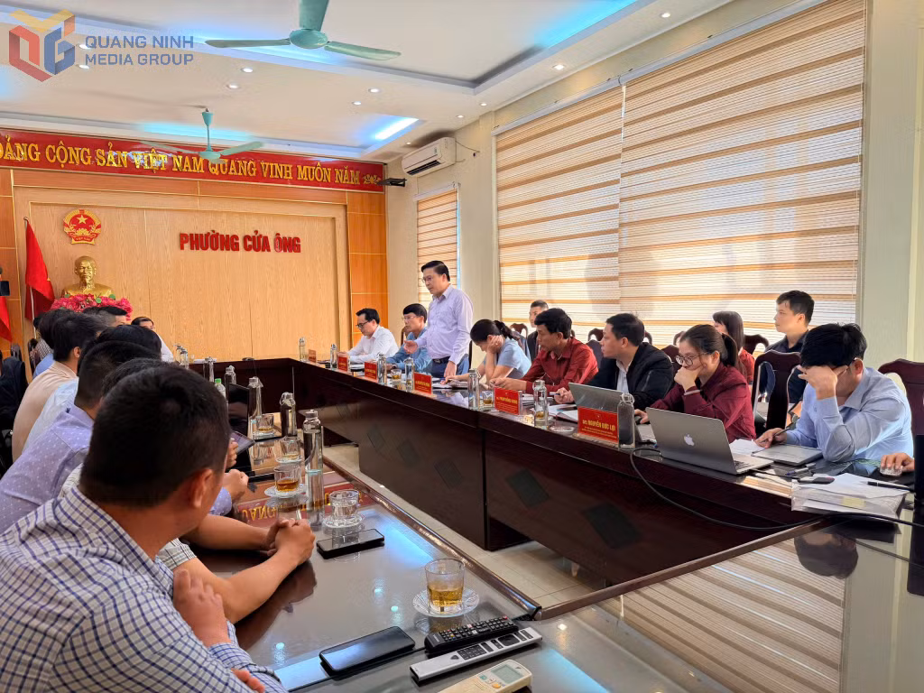 Lãnh đạo phường Cửa Ông và chủ đầu tư, các doanh nghiệp, đơn vị thống nhất phương án điện, đường, cấp nước.