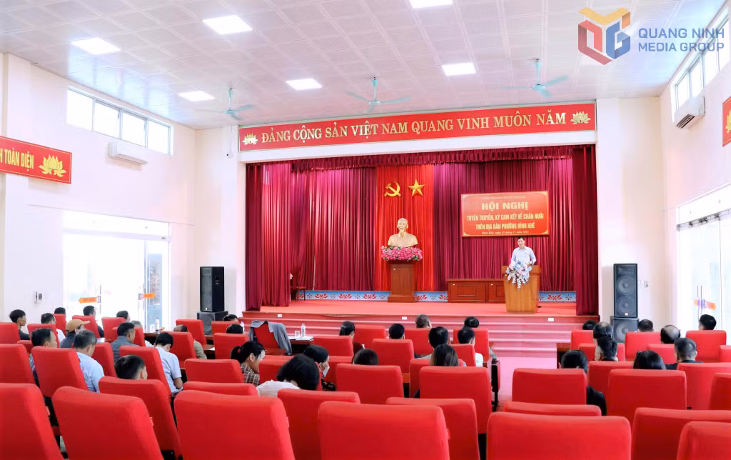 Phường Bình Khê tổ chức hội nghị tuyên truyền, quán triệt các Quy định về chăn nuôi, thú y và ký cam kết bảo vệ môi trường.