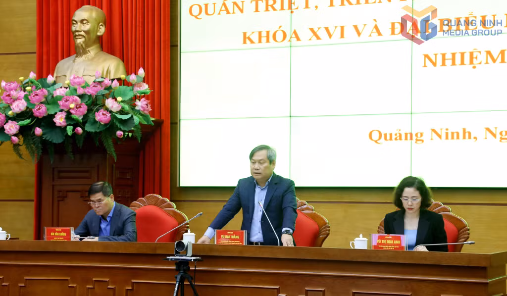 Đồng chí Vũ Đại Thắng, Ủy viên Trung ương Đảng, Bí thư Tỉnh ủy, Trưởng đoàn ĐBQH tỉnh, Chủ tịch Ủy ban bầu cử tỉnh, phát biểu chỉ đạo tại hội nghị.