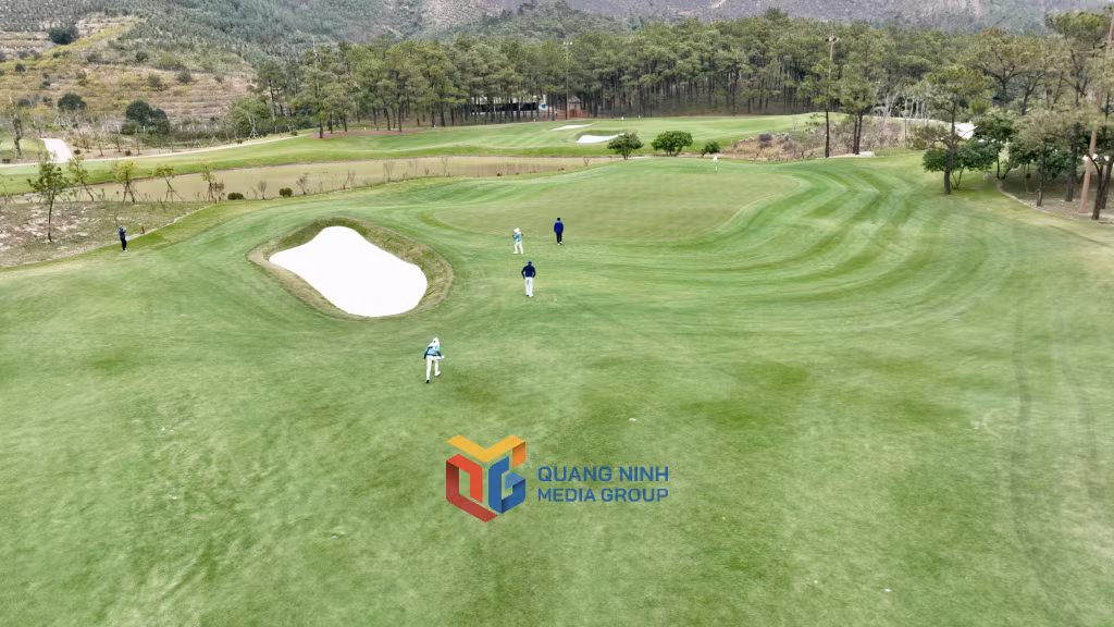 Sân golf Silk Path Đông Triều được đầu tư trên diện tích gần 130ha