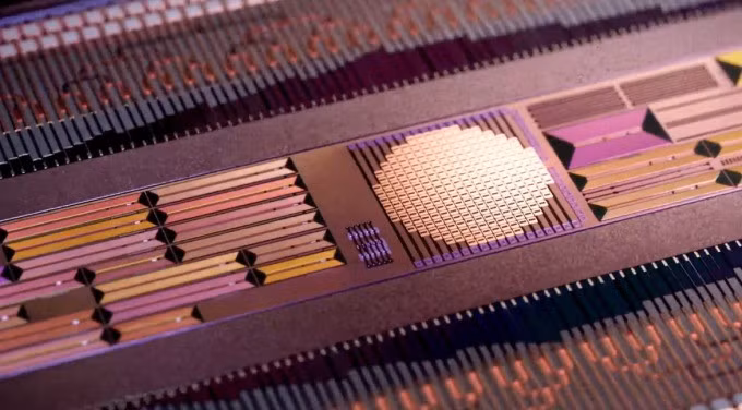 Chip Taara có khả năng truyền dữ liệu bằng ánh sáng. Ảnh: Google