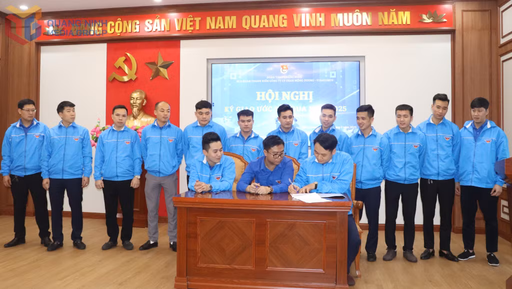 Đoàn thanh niên Công ty Cổ phần Than Mông Dương tổ chức kí kết giao ước thi đua tháng thanh niên năm 2025.