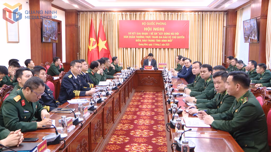Đồng chí Nghiêm Xuân Cường PCT UBND tỉnh và các đại biểu dự Hội nghị tại điểm cầu Quảng Ninh.