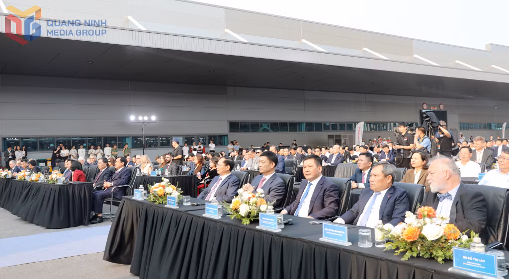 Các đại biểu tham dự lễ khánh thành Nhà máy ô tô Thành Công Việt Hưng.