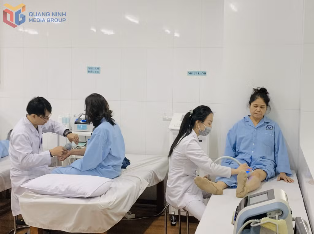 Điều trị, chăm sóc bệnh nhân cao tuổi tại Bệnh viện Lão khoa - Phục hồi chức năng tỉnh.