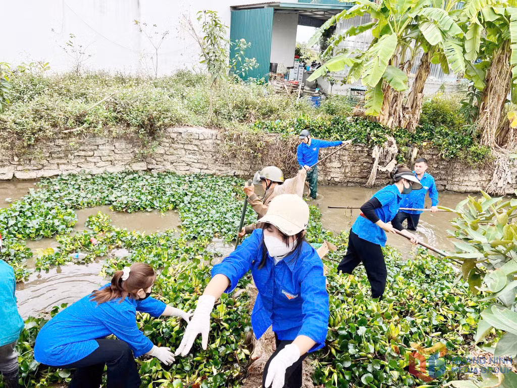 Tuổi trẻ Quảng Yên tham gia hoạt động ra quân thủy lợi đầu năm trên địa bàn.