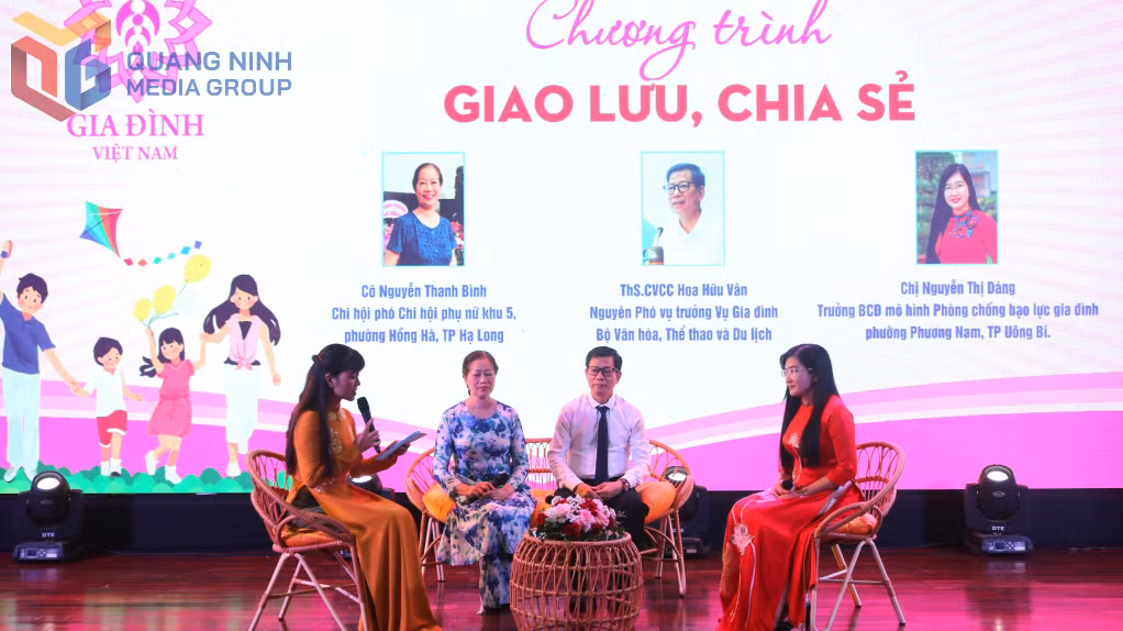Sở Văn hóa và Thể thao phối hợp với Hội Liên hiệp Phụ nữ tỉnh tổ chức hội nghị nói chuyện chuyên đề “Xây dựng gia đình hạnh phúc trong thời đại 4.0”, tháng 6/2024. Ảnh: Mai Linh