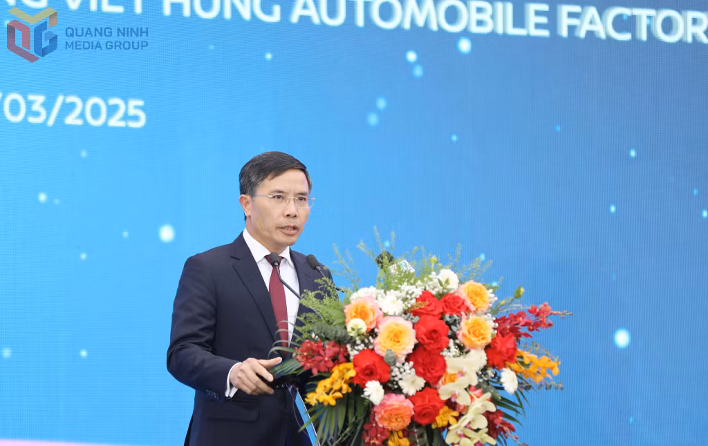 Đồng chí Phạm Đức Ấn, Phó Bí thư Tỉnh ủy, Chủ tịch UBND tỉnh, phát biểu tại lễ khánh thành.