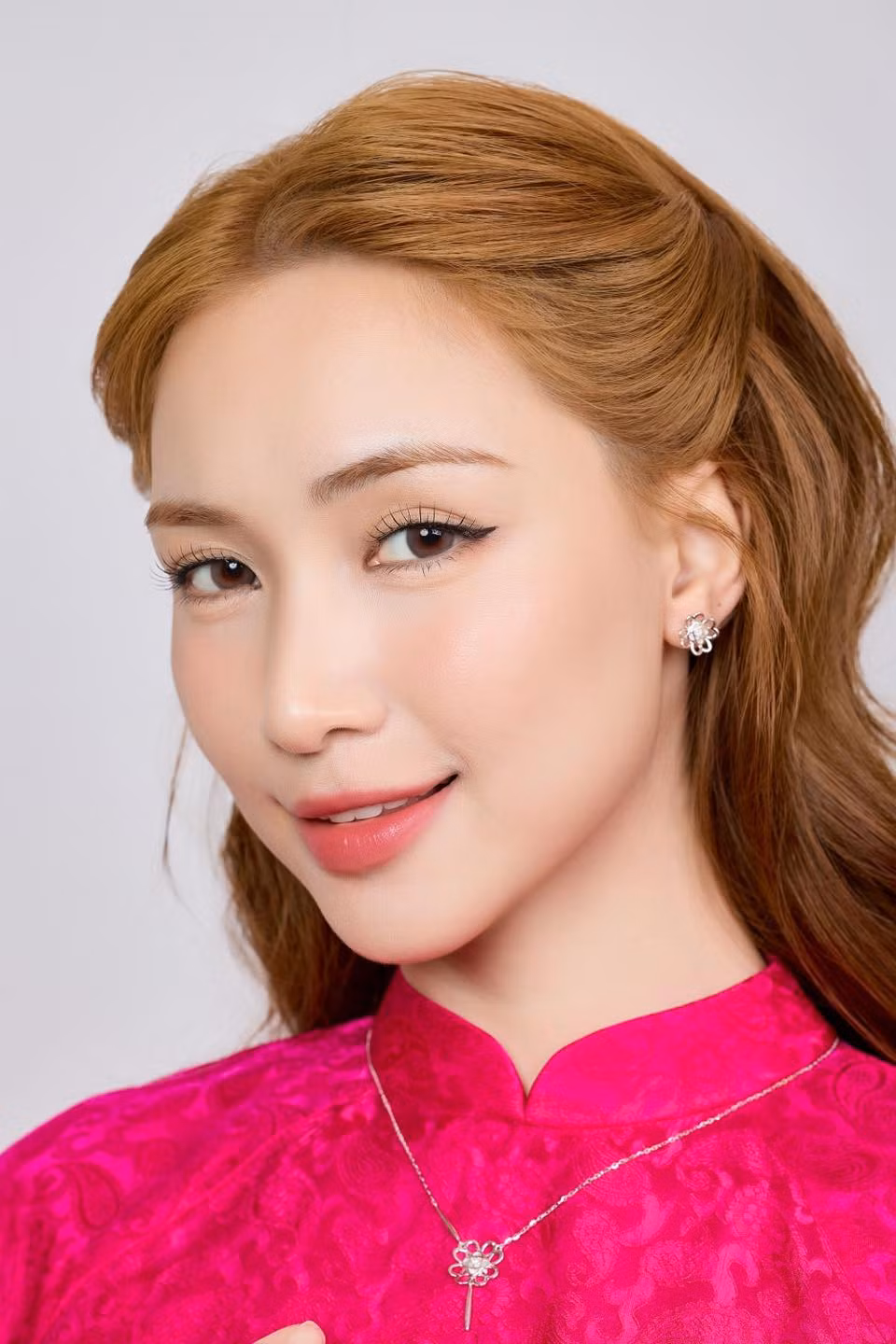 Ca sĩ Hòa Minzy. Ảnh: FBNV