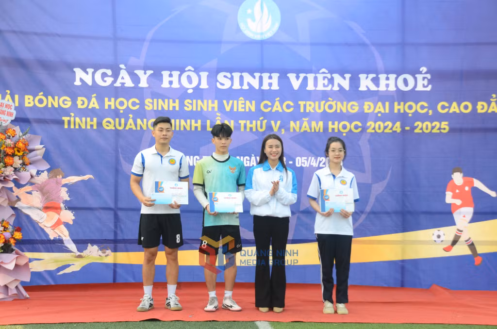 Trường ĐH Công nghiệp Quảng Ninh xuất sắc giành Giải Nhất toàn đoàn tại Ngày hội.