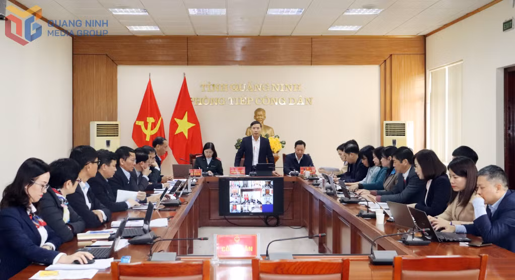  Đồng chí Phạm Đức Ấn, Phó Bí thư Tỉnh ủy, Chủ tịch UBND tỉnh tiếp công dân định kỳ tháng 1/2025. Ảnh: Trúc Linh
