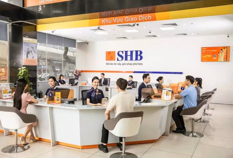 Ngân hàng SHB "tung" gói cho vay mua nhà trị giá 16.000 tỷ đồng, áp dụng từ nay đến ngày 31/12 với lãi suất chỉ từ 3,99%/năm. (Ảnh HUY TÙNG)