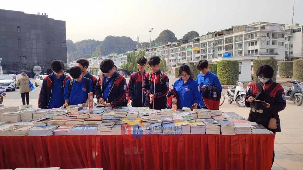 Sự kiện thu hút nhiều học sinh, sinh viên tham gia.