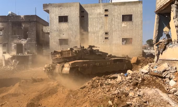 Xe tăng Israel tham chiến tại miền nam Lebanon ngày 10/10. (Ảnh: IDF)