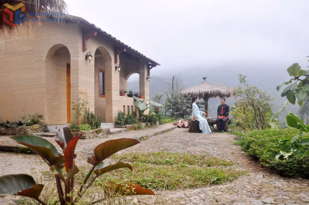 Homestay Hương Hồi Quế là 2 căn nhà trình tường theo phong cách nhà truyền thống của người Dao.