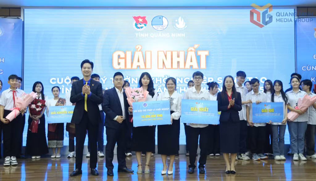 Dự án UNISTAY - Giải pháp kết nối nhà trọ cho sinh viên xuất sắc giành giải nhất Cuộc thi “Ý tưởng khởi nghiệp sáng tạo” do Tỉnh đoàn tổ chức. Ảnh: Mai Linh