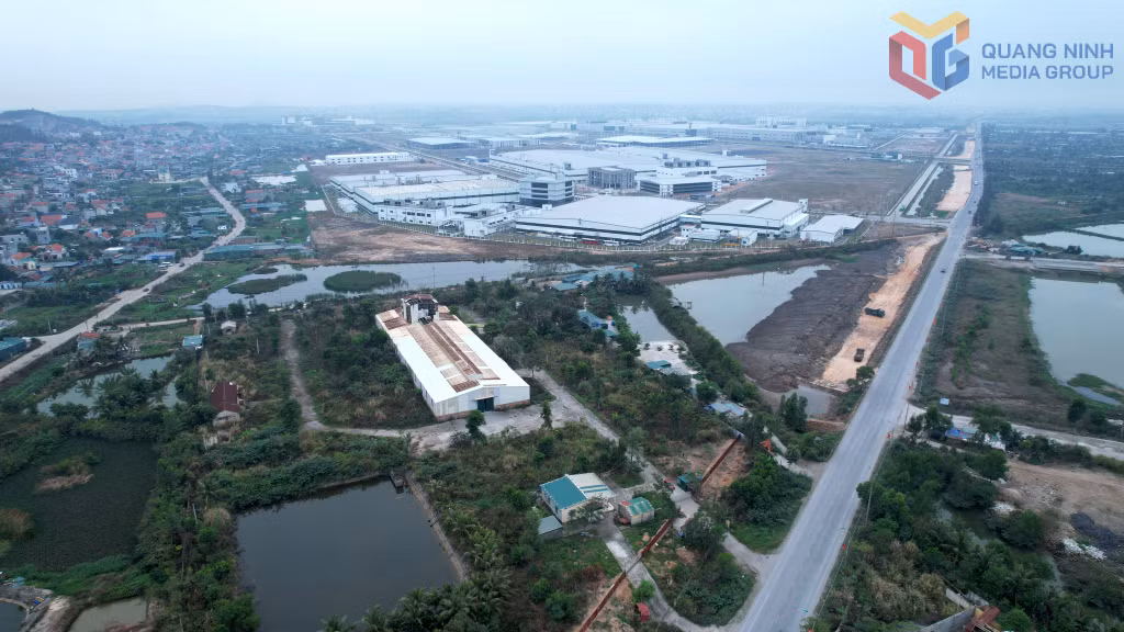 Khu công nghiệp Sông Khoai (phường Hiệp Hòa) ngày càng được đầu tư hoàn thiện về hệ thống hạ tầng kỹ thuật, đảm bảo mặt bằng phục vụ các doanh nghiệp, nhà đầu tư.