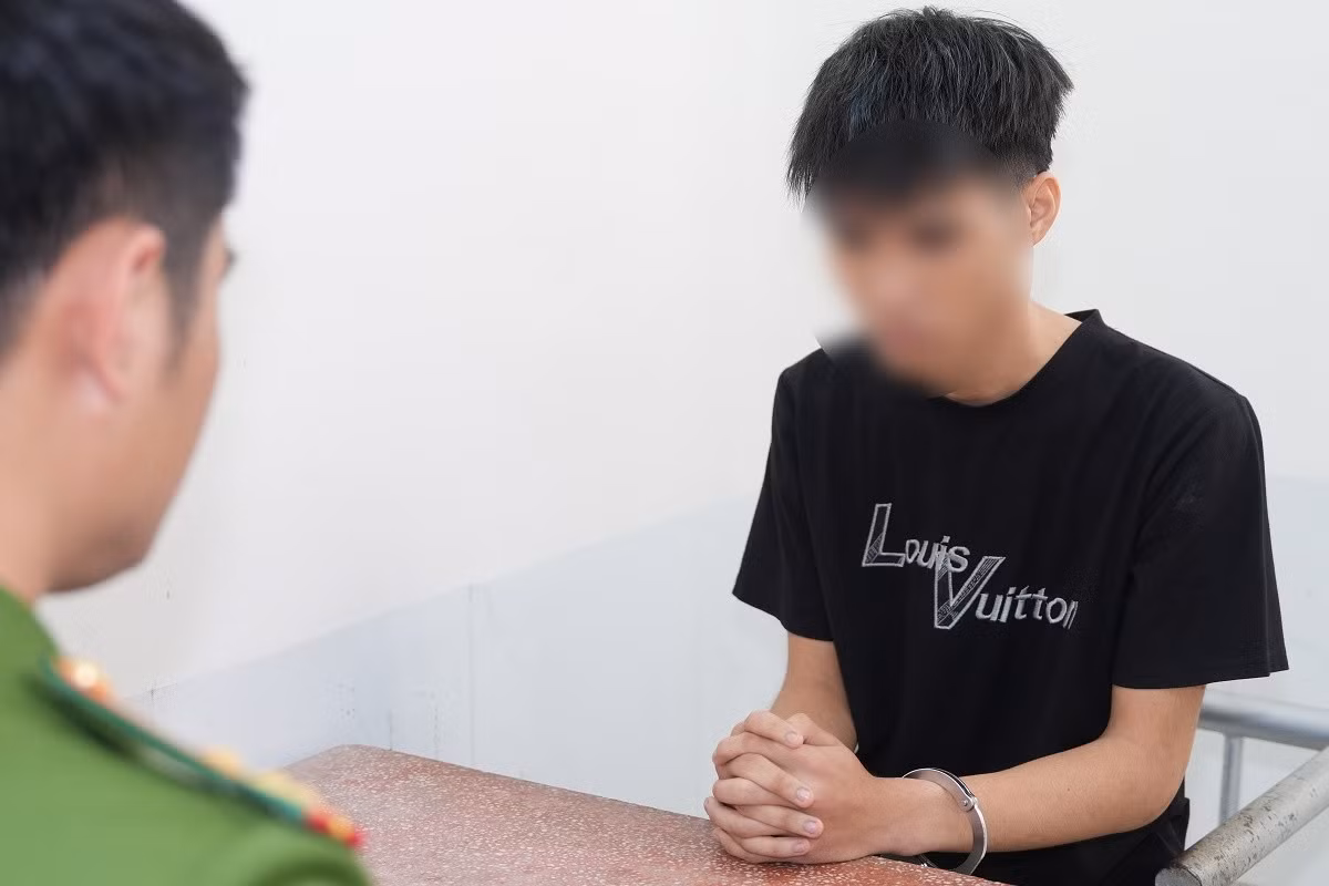 Đối tượng N.M.Q - người thường xuyên đăng tải các video lạng lách, đánh võng của nhóm lên mạng xã hội - bị Công an triệu tập. Ảnh: Ngọc Anh