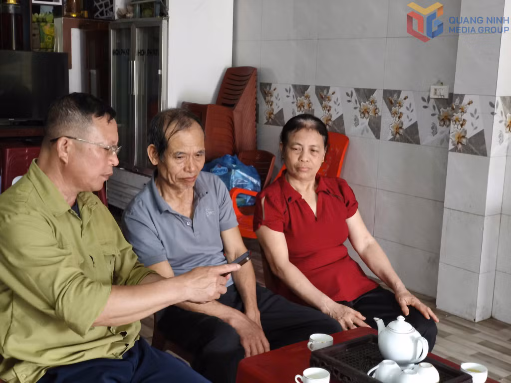 Ông Đàm Văn Lâm tuyên truyền pháp luật, vận động nhân dân tham gia xây dựng đời sống văn hóa.