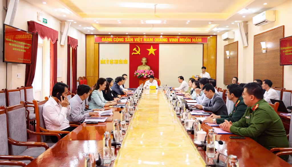 Quang cảnh buổi làm việc.