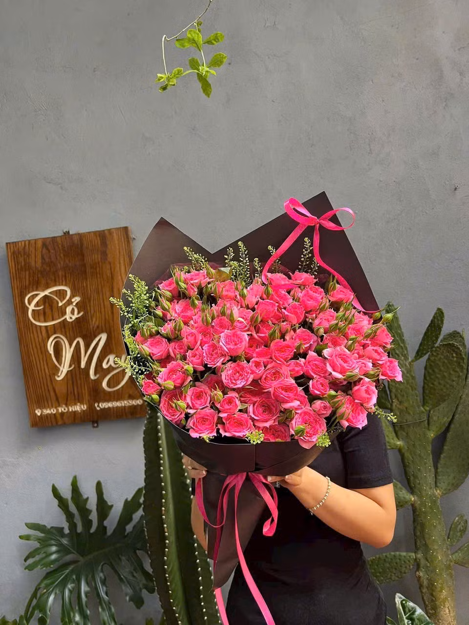 Shop Hoa Cỏ May - tiệm hoa tươi với thiết kế tinh tế, đa dạng mẫu hoa sinh nhật và dịch vụ giao nhanh tận nơi