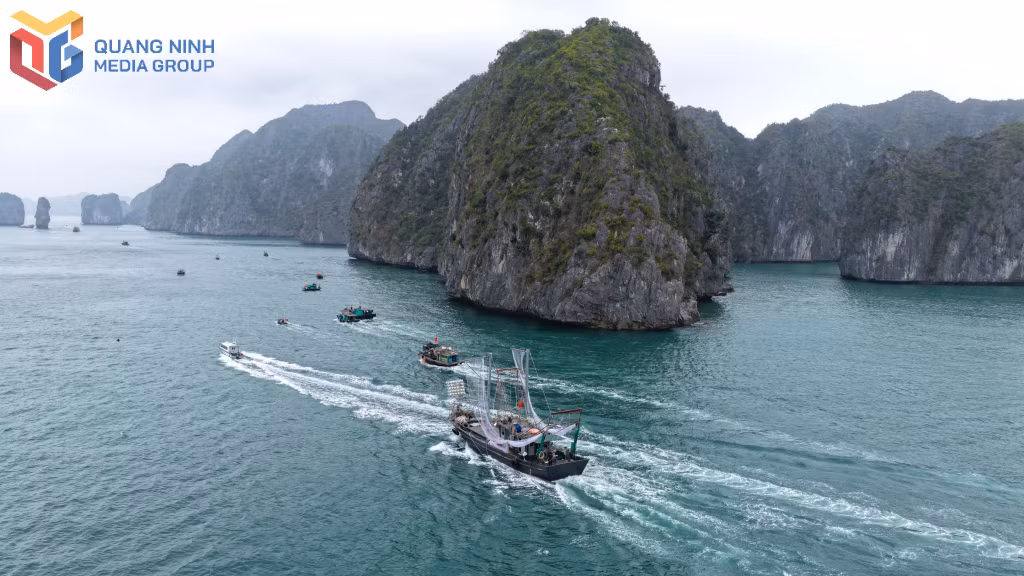 Sau cuộc thi bơi chải, Lễ hội đền Bà Men cũng khép lại, những chiếc tàu đánh cá lại ra khơi, bắt đầu một mùa biển mới với niềm tin và sự lạc quan.