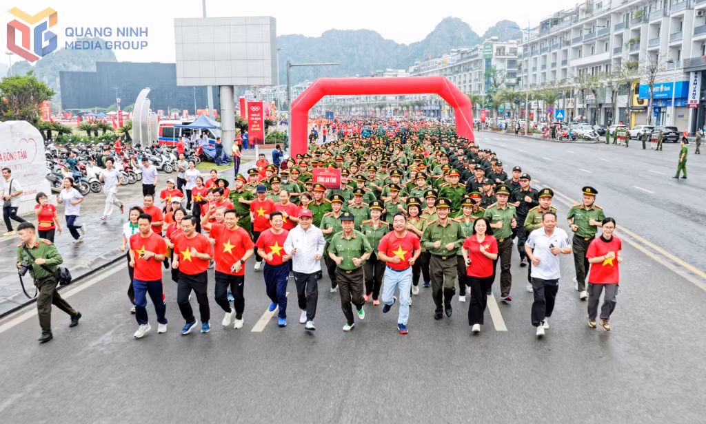 UBND tỉnh Quảng Ninh tổ chức Lễ phát động Ngày chạy Olympic “Vì sức khỏe toàn dân - Vì an ninh Tổ quốc” năm 2026. Ảnh: Tạ Quân