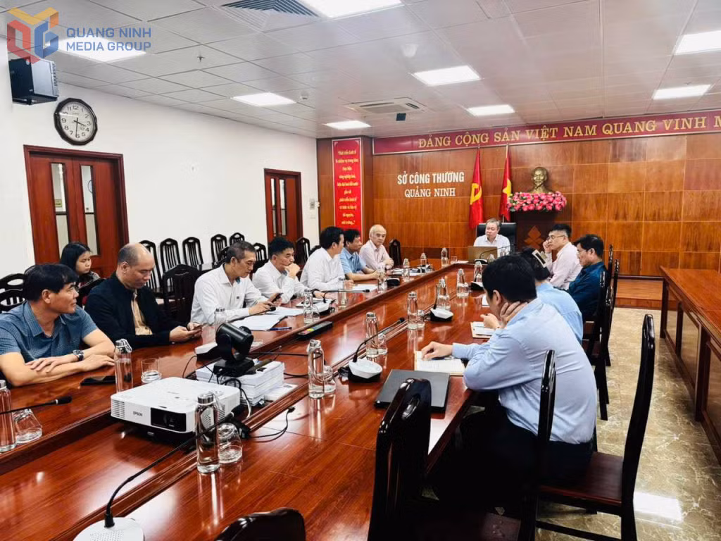 Sở Công Thương Quảng Ninh làm việc với các doanh nghiệp kinh doanh xăng dầu nhằm đảm bảo nguồn cung xăng dầu, chiều ngày 2/3/2026.