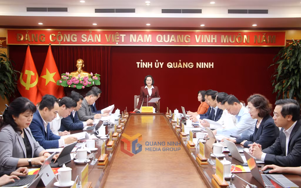 Đồng chí Nguyễn Thị Thanh, Ủy viên Trung ương Đảng, Phó Chủ tịch Quốc hội, Ủy viên Hội đồng bầu cử quốc gia, phát biểu tại buổi làm việc với tỉnh Quảng Ninh.